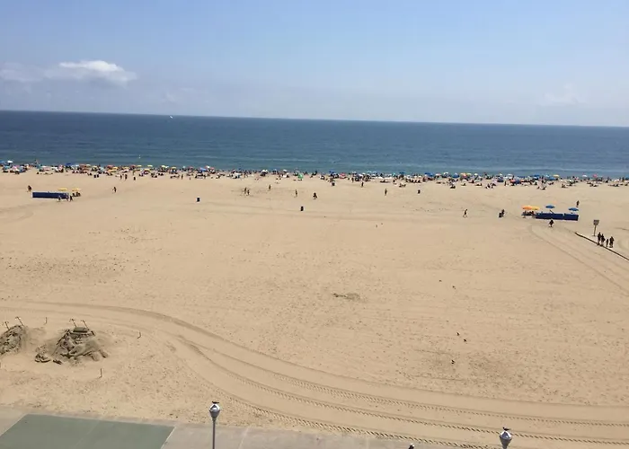 Direct Oceanfront With Balcony, Pool-parking-kitchenette