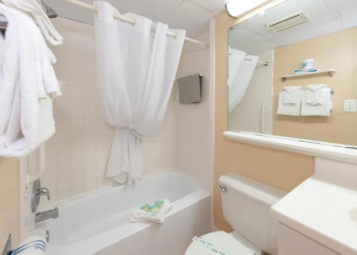 Direct Oceanfront With Balcony, Pool-parking-kitchenette Appartement *
